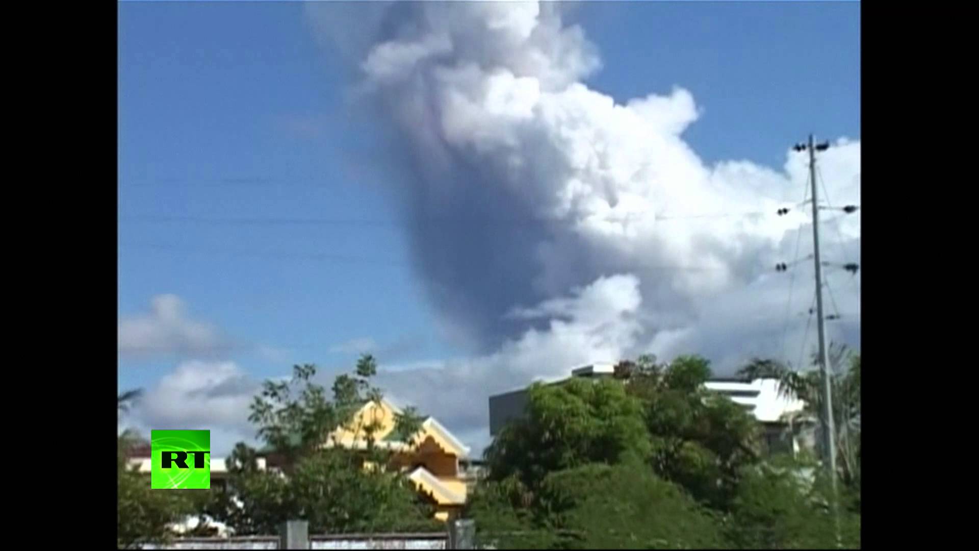 вулканът майон изригна