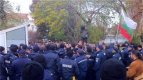 полицейски кордони окупираха факултета по журналистика