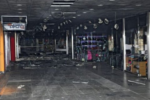пожарът в подлеза на ндк фалира магазини