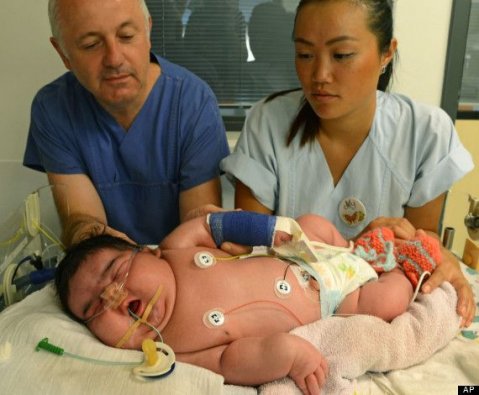 бебе тежащо 6,109 кг.се роди в германия